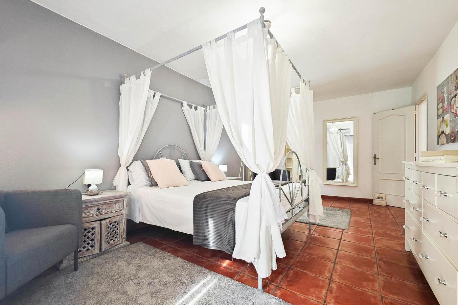 Villa Mercedes Cala Llonga  Bagian luar foto